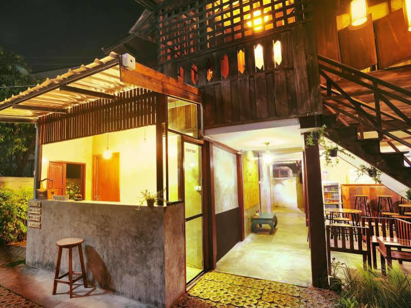 Manon Hostel Chiang Mai Exterior foto
